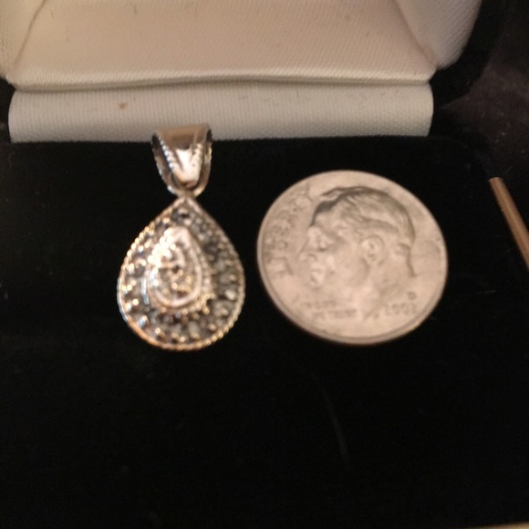 Diamond cluster pendant - Picture 2 of 4